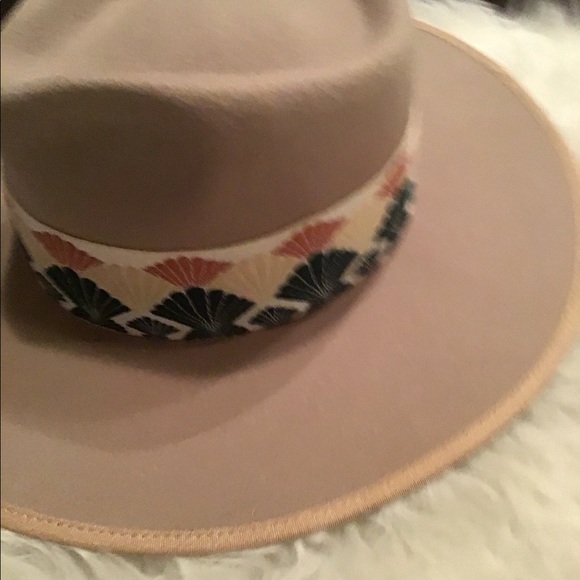 ❌❌SOOOOLD OUT Host pick 💕! Olive  &Pique seashell rancher hat - Picture 3 of 4